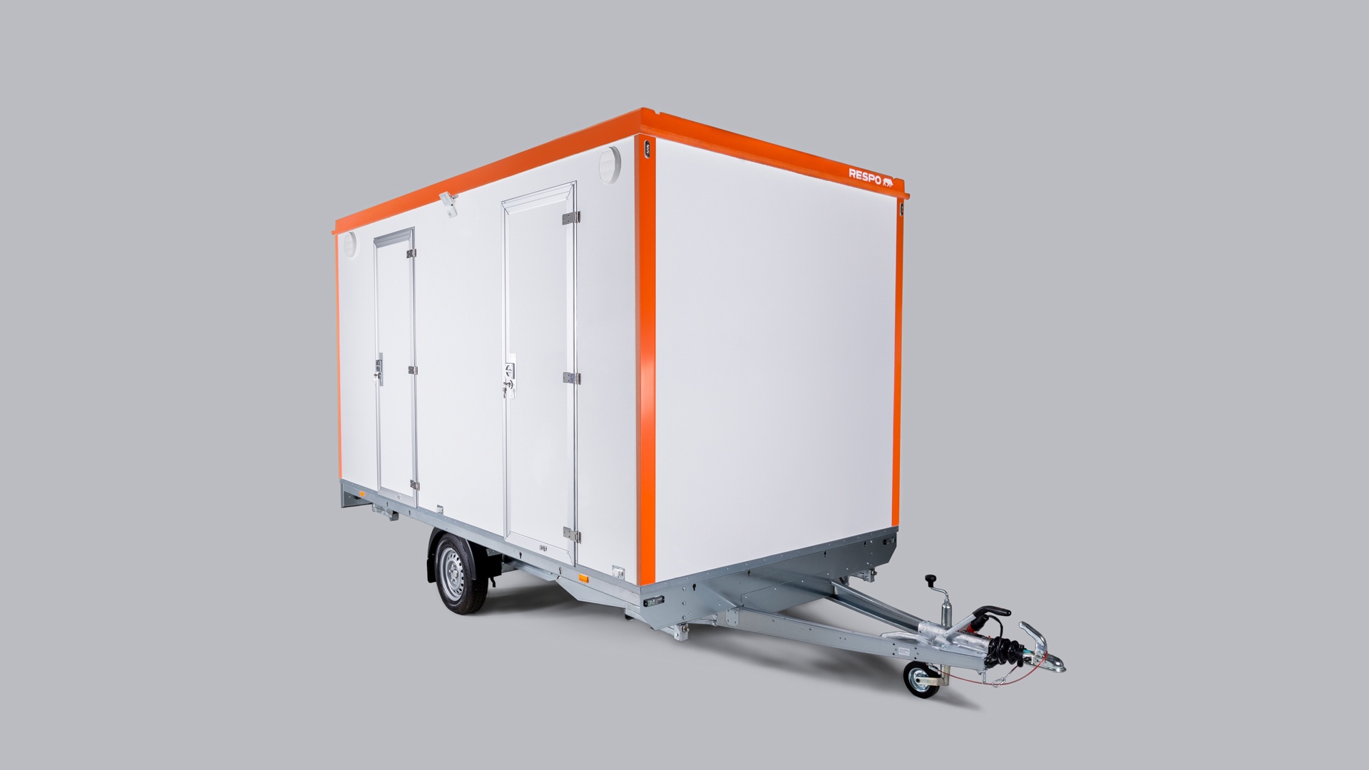 1200F411T222 Kaksi identtistä kylpyhuonetilaa ja WC